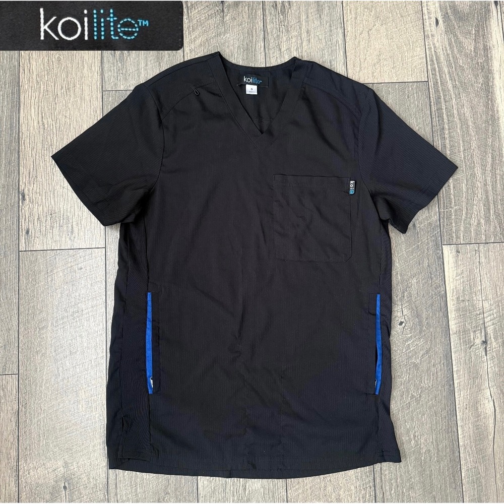 Y2K Koi Lite Force Black V-Neck Scrub Top Performance Stretch 667 Mens Small
